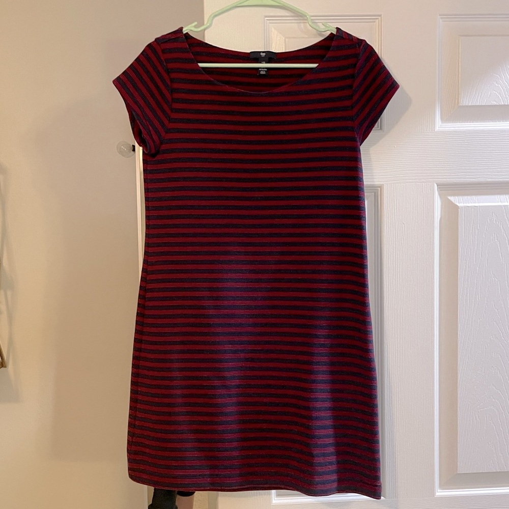 A6 - 300 GAP XS Maroon and Dark Blue striped Work Shift dress